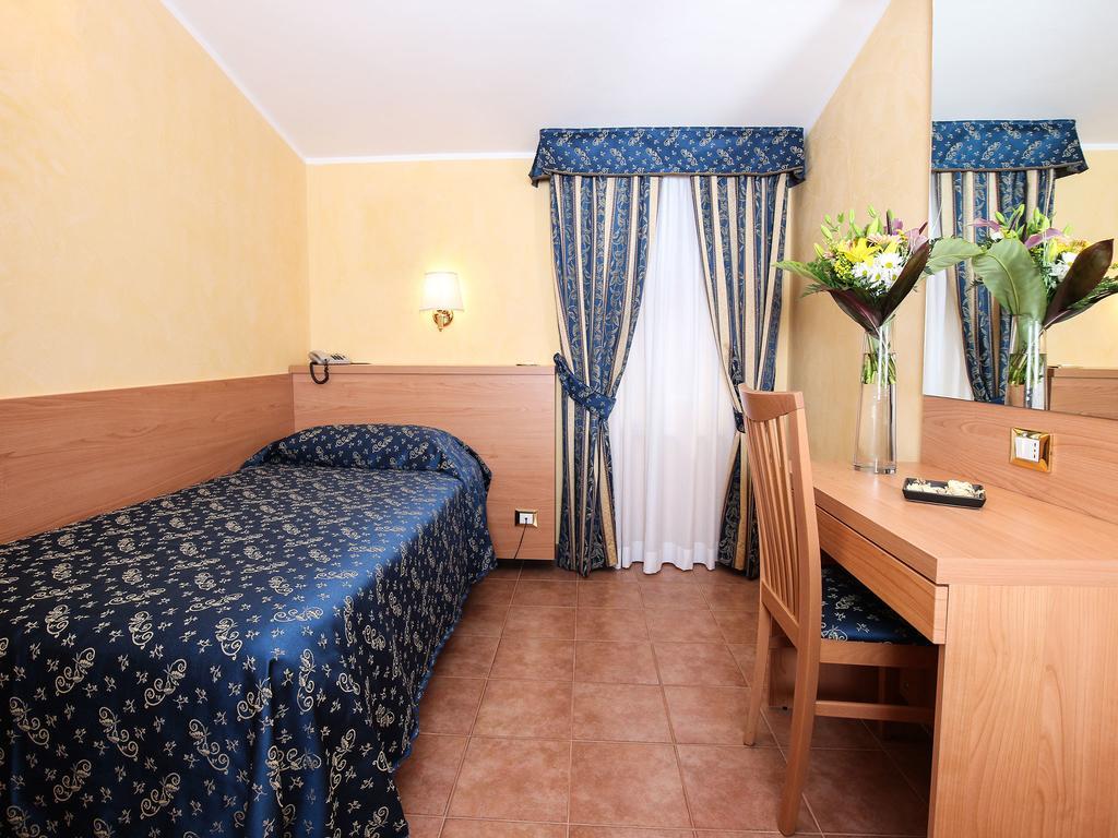 Casa Di Santa Francesca Romana A Ponte Rotto Pokój zdjęcie